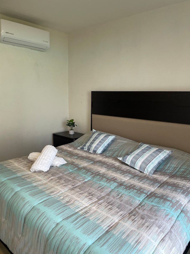 Hlavná spálňa s manželskou posteľou veľkosti King