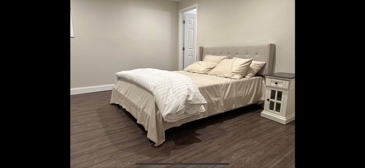 ماستر في الطابق السفلي 