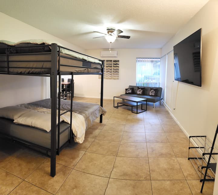 Sale! Peaceful, Clean, 4x Queen Bed, Spacious! - Hemet, CA