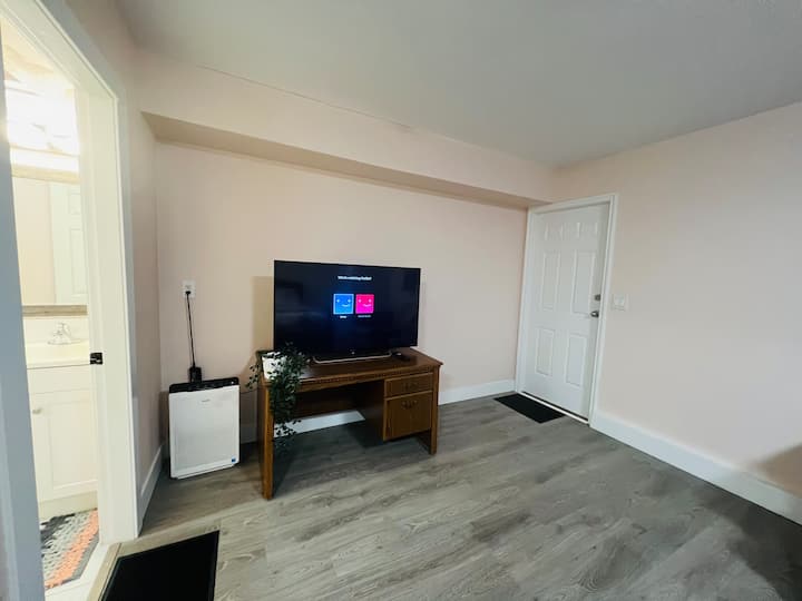 Spacious Private Room W/ Bath And Private Entry - Mission