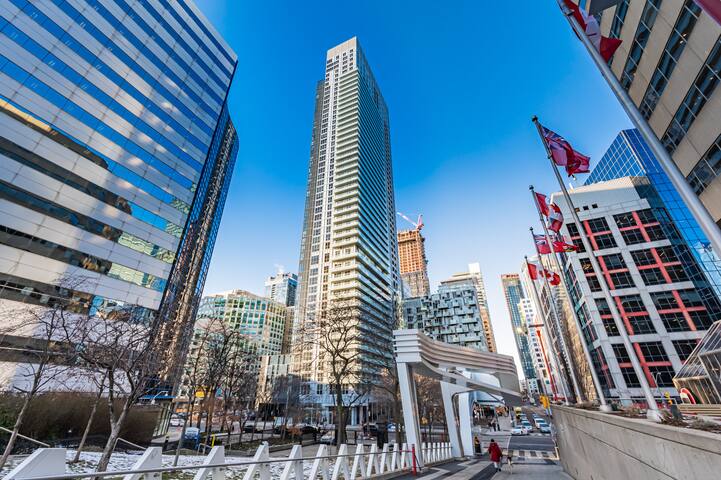 2-Bedroom Apartment in Downtown Toronto! gallery image 5