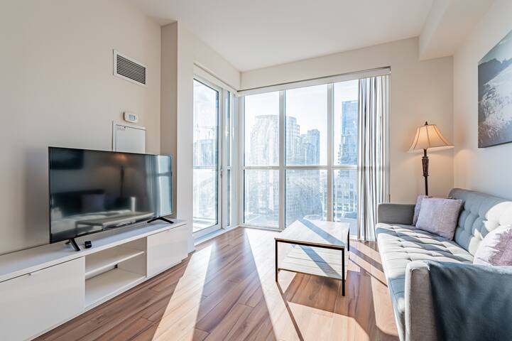 2-Bedroom Apartment in Downtown Toronto! gallery image 4