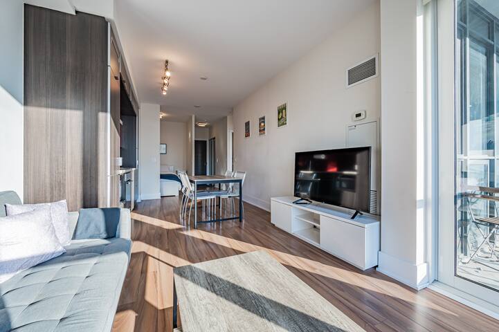2-Bedroom Apartment in Downtown Toronto! gallery image 3
