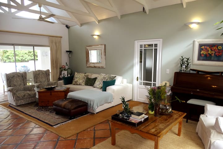 Villa Tranquility Hout Bay, sleeps up to 9 persons gallery image 5