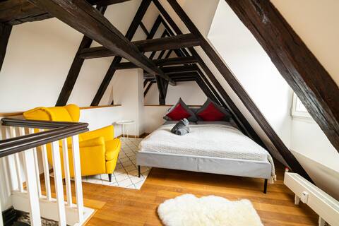 FullHouse | R17 | Maisonette Loft | 8 Beds