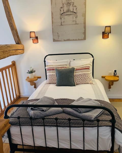 Roses Cottage sleeps 2 near St Émilion