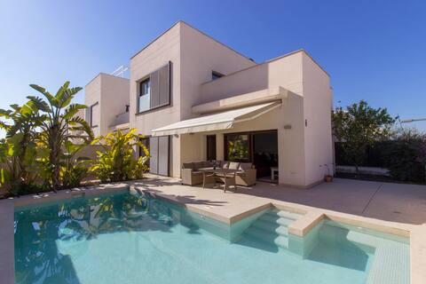 Top Airbnb: Modern Villa with Private Pool en San Fulgencio