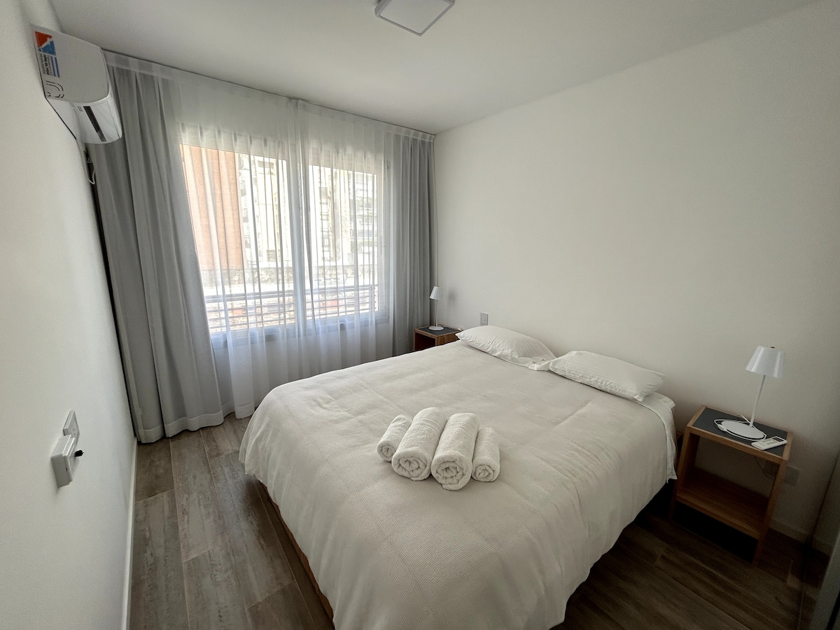 חדר שינה - מיטת קווין