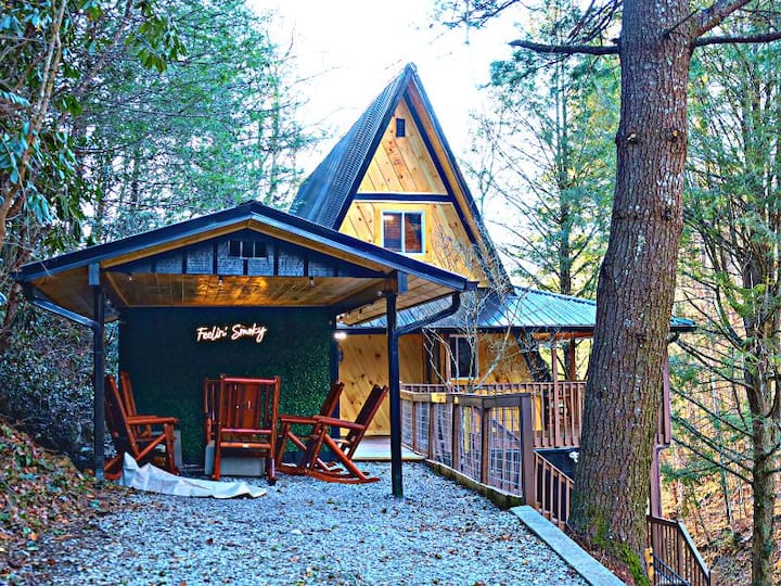 Modern Rustic AFrame w/ fenced yard Cabins for Rent in Gatlinburg