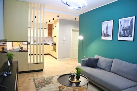 Top performing Airbnb: Stylish 2BR Condo in Trendy Tirana Neighborhood in Njësia Bashkiake Nr. 9