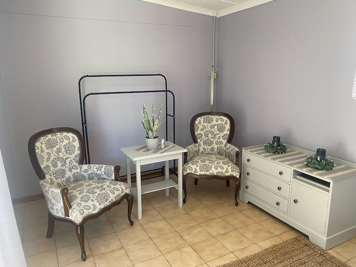 Shades Of Grey - Oudtshoorn