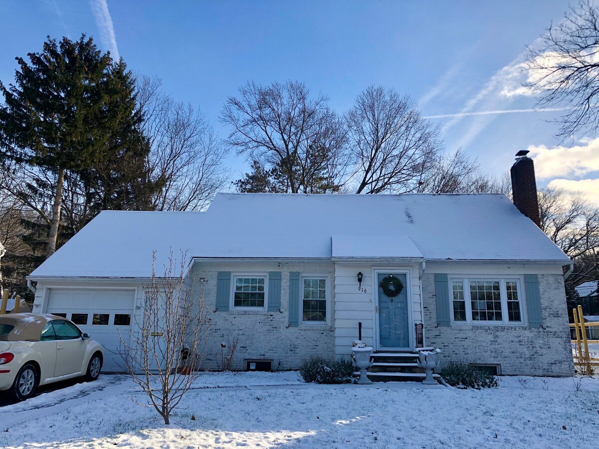 The Cottage on Meadowbrook Houses for Rent in Syracuse, New York