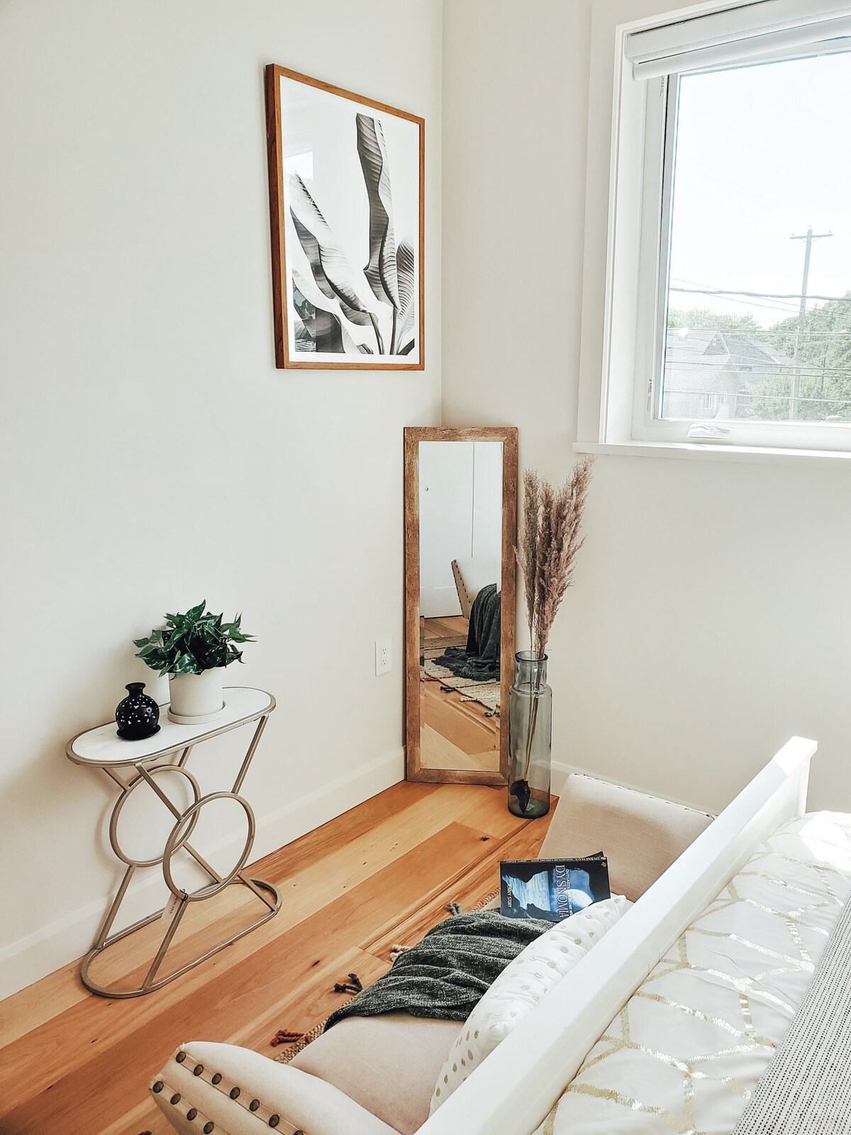 Adorable 2 BR Coach House in Kitsilano