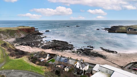 Beach front retreat with stunning views!