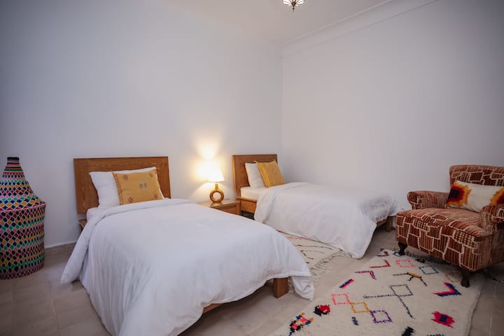 الغرفة الثانية