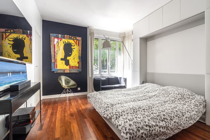 מיטת קווין סייז בסלון הכפול 