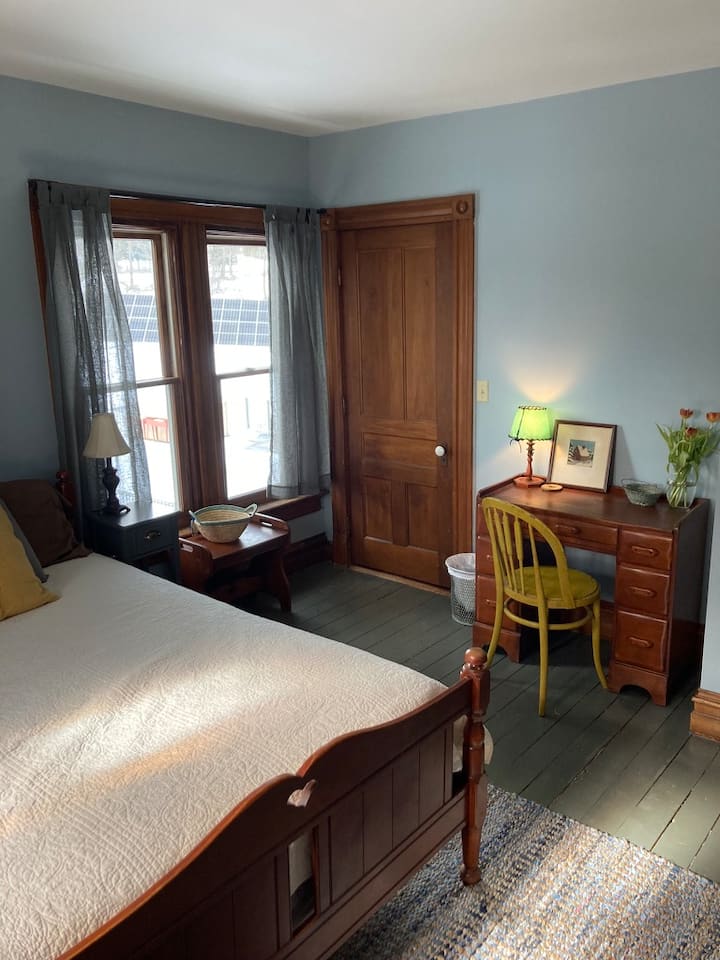 Second bedroom, full bed and writing desk.