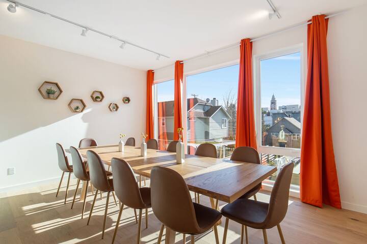 Walk to CapHill 4B4B w/EV Rooftop 6 Beds Sleeps 12 gallery image 3