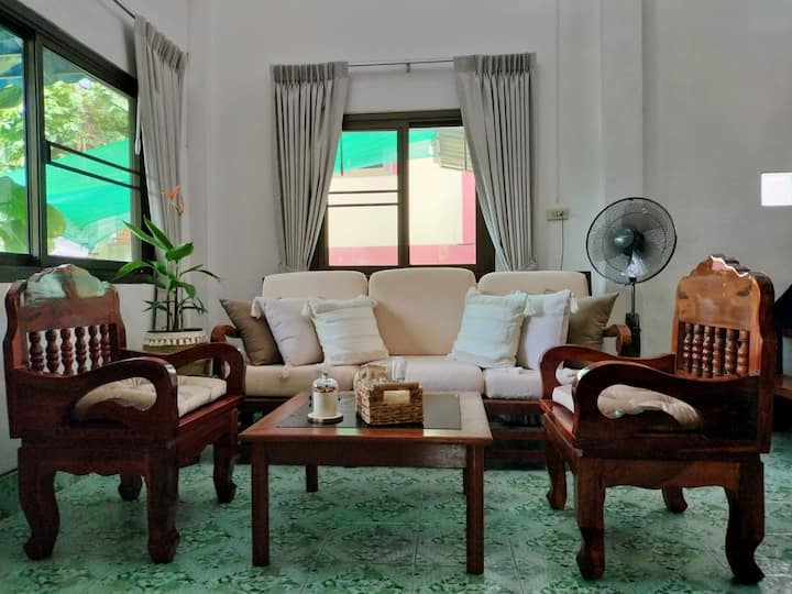 Paradise Escape Nr Beach W/veranda, Balcony, Wi-fi - Phangan