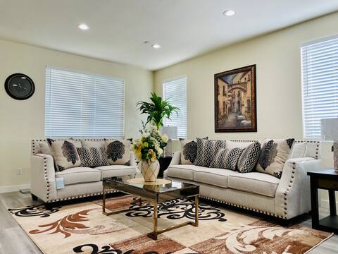 Stunning Entire House Perfect for Family Getaway