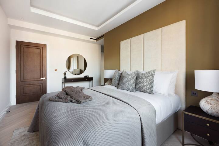 Great Peter Street – Luxury 3-Bed, 3-Bath gallery image 5