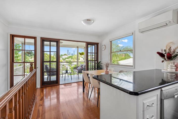 Paddo Central ~ 4Bed/2Bath/1Car/CBD Views ~ House gallery image 2
