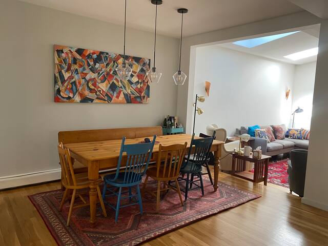 Central, spacious, discounts for longer stays! gallery image 5