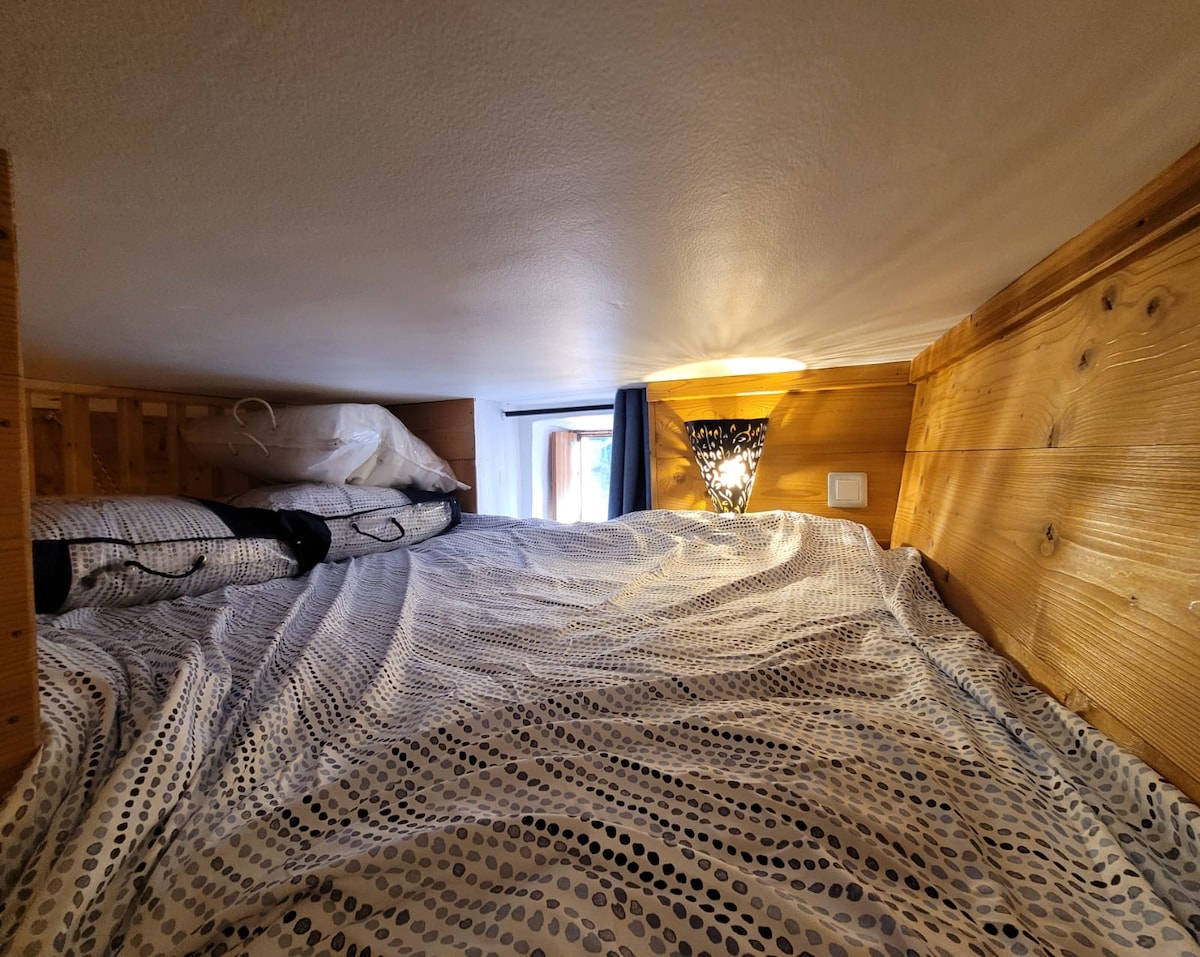 მე‑2 საწოლი (2 ადგილი — ბავშვებისთვის იდეალური სივრცე) 