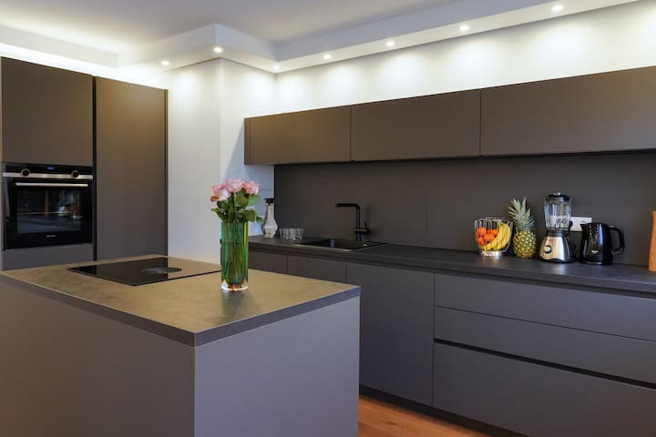 Modern city apartment 2BR – 90qm gallery image 2
