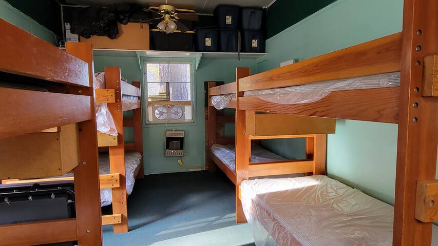 Wrightwood Cabin Facility for large retreat groups gallery image 4