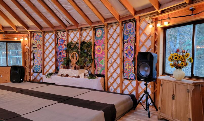 Wrightwood Cabin Facility for large retreat groups gallery image 5