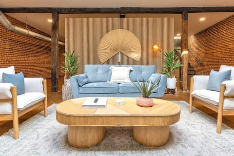 Spacious 4BR w Private Roof Deck | Walkable to ALL