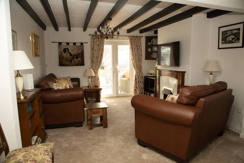 Popular Airbnb listing: Spring Cottage in Nottinghamshire