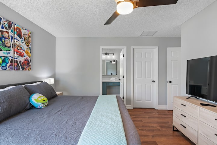 View toward the Pixar en suite