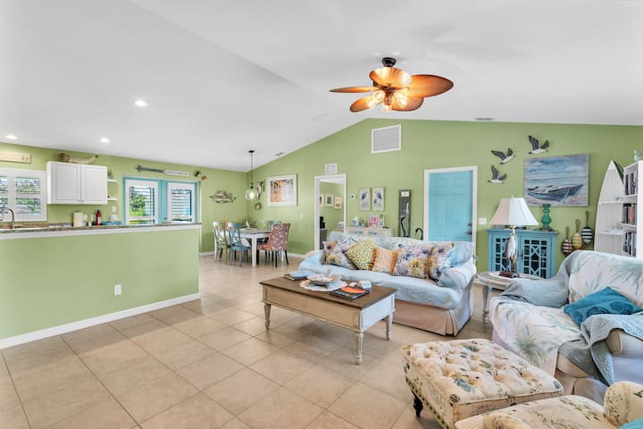 Englewood Cottage With Pool, Hot Tub, And Fire Pit - Englewood, FL