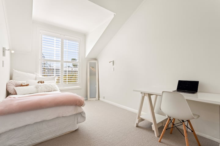 Надстройка на спалня 2 с голямо двойно легло и сгъваемо  легло под него