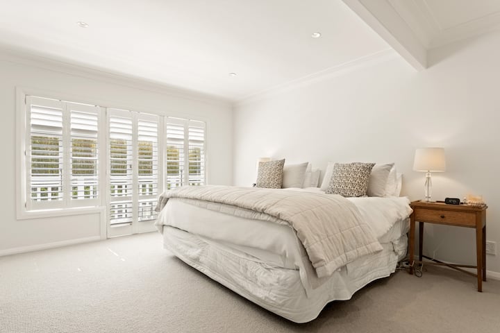 Главна спалня - голямо двойно легло.