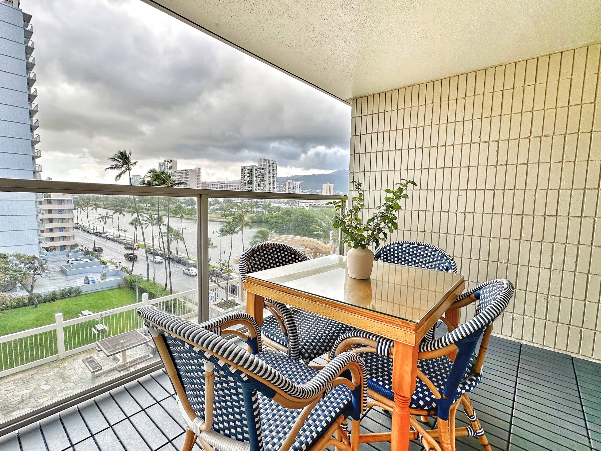 Boutique Studio w/City & Canal Views in Waikiki! - Image 15