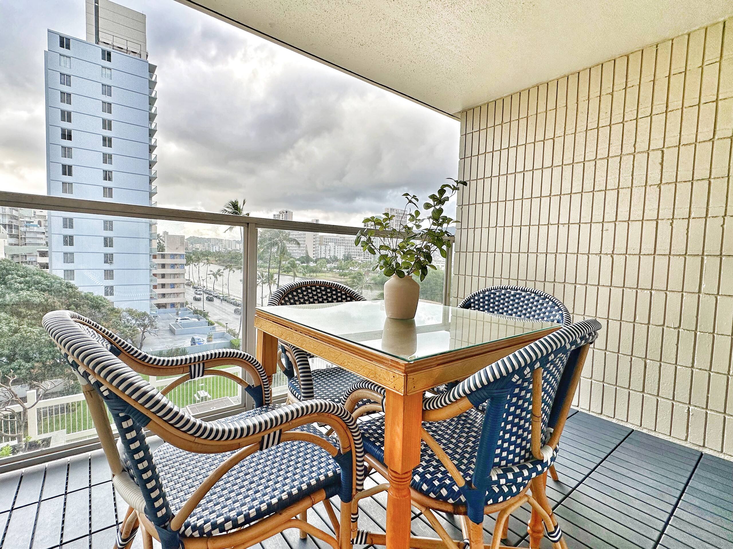 Boutique Studio w/City & Canal Views in Waikiki! - Image 16