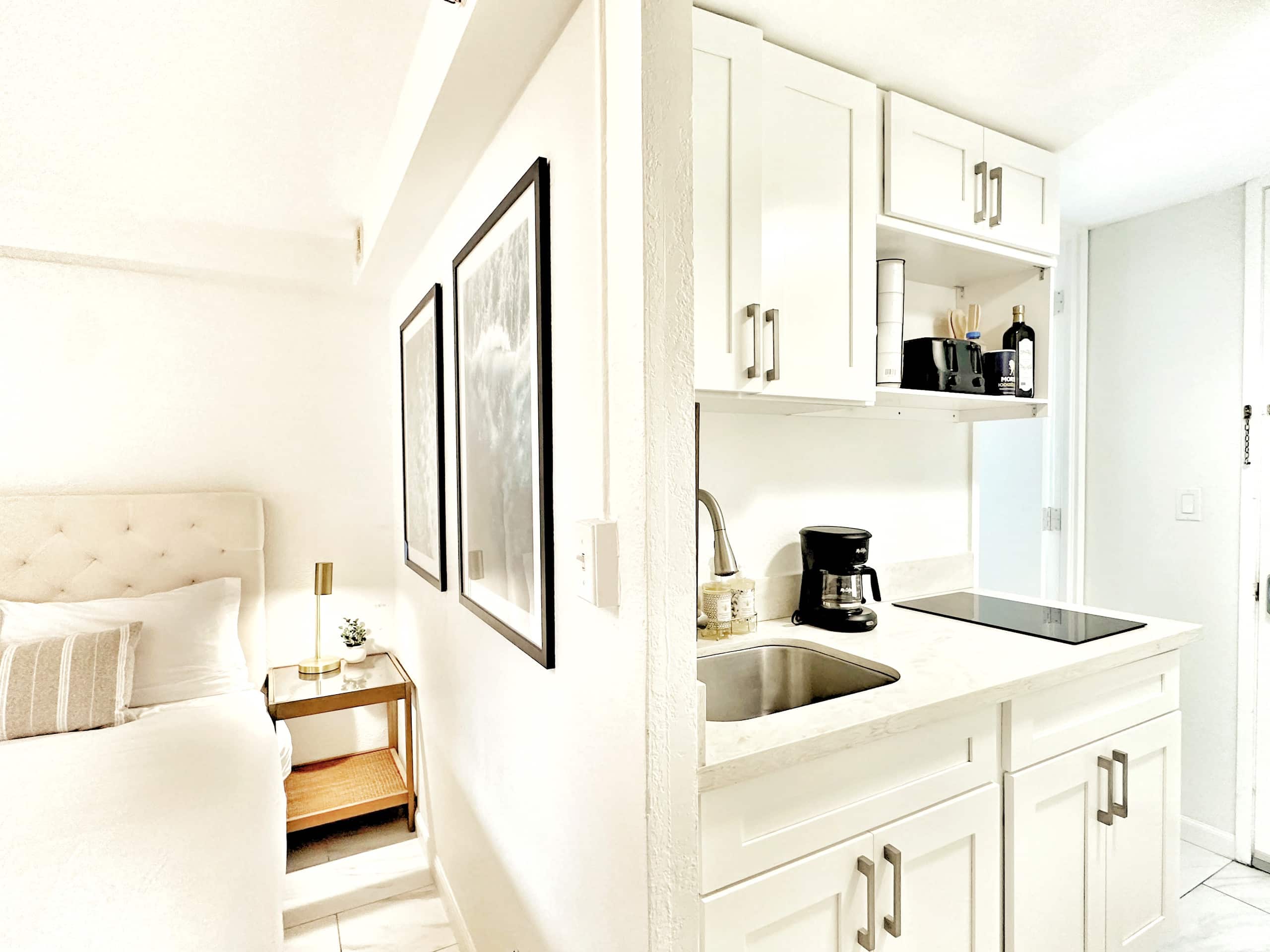 Boutique Studio w/City & Canal Views in Waikiki! - Image 8