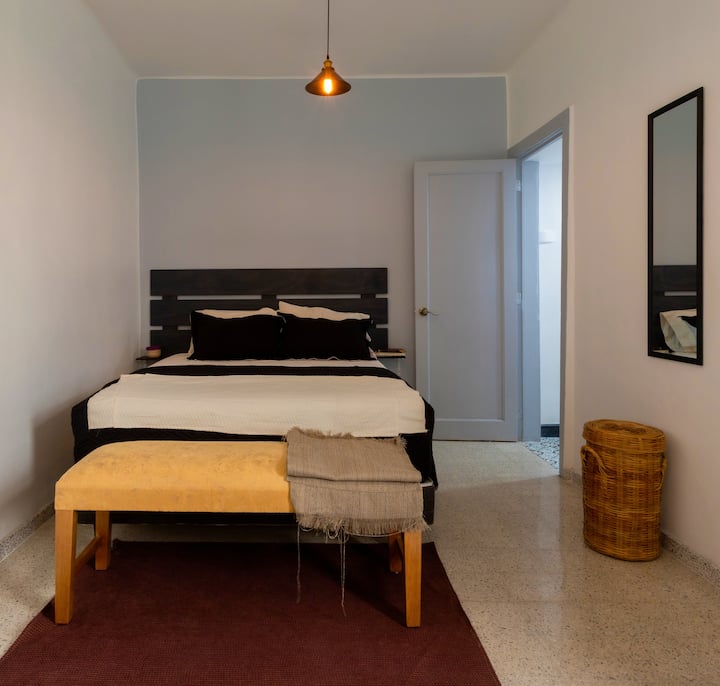 Habitación secundaría (H2), con baño privado y conectado dentro de la recámara