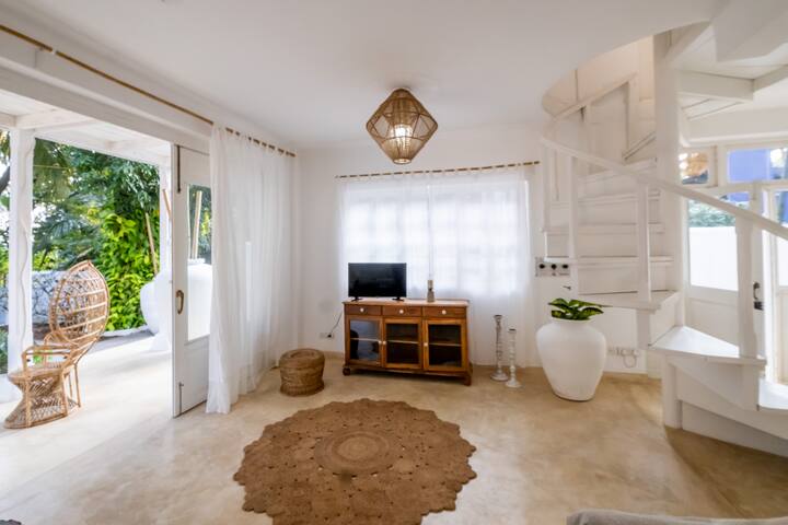 Living room 1 image 8