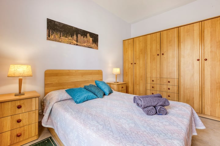 Sliema Apartment F383 - 
Apartamento de 2 dormitorios - Aire acondicionado - Terraza compartida en la azotea