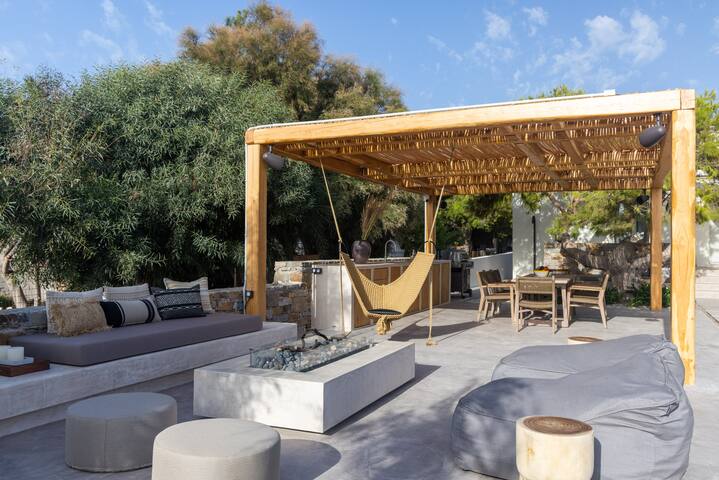 Beachfront 3BR Villa Iremia in Naxos gallery image 4