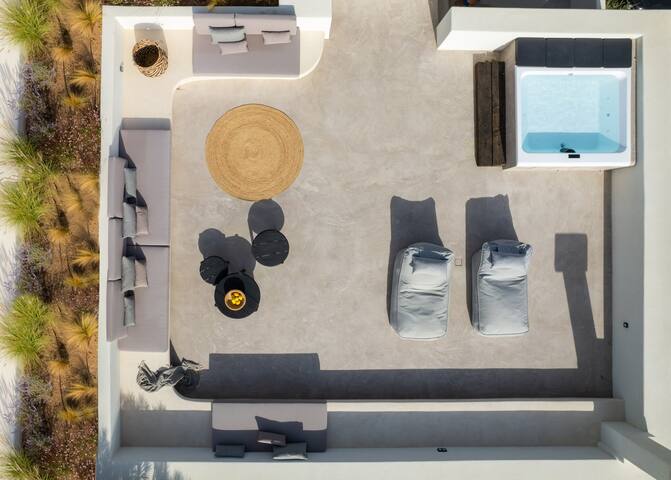 Beachfront 3BR Villa Iremia in Naxos gallery image 3