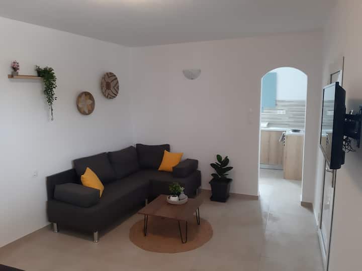 House For 2 People In Vineyard - Санторини