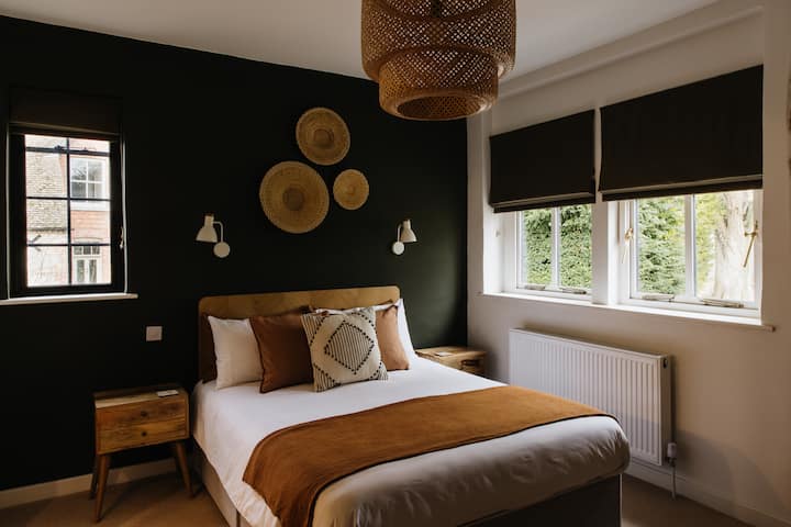 Chambre 1, lit King Size avec salle de douche attenante