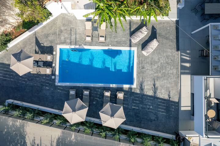 Newly Renovated Villa w/Private Pool & Ping-Pong gallery image 2