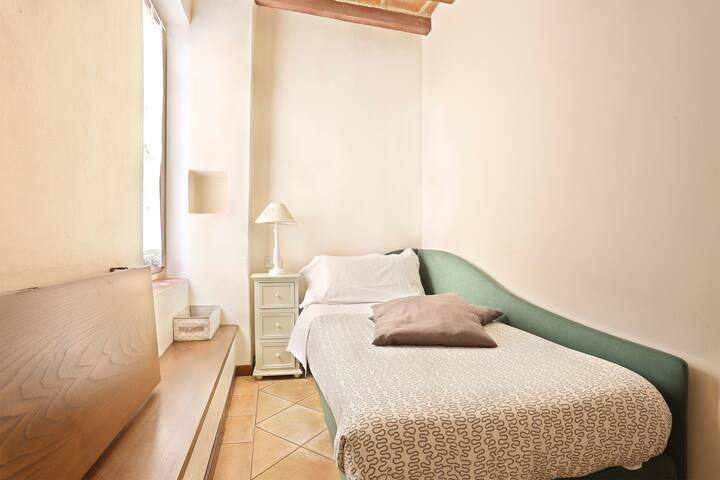 Romantica Suite Firenze cls Central Market & Dome gallery image 4