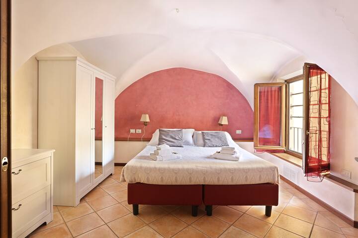 Romantica Suite Firenze cls Central Market & Dome gallery image 2